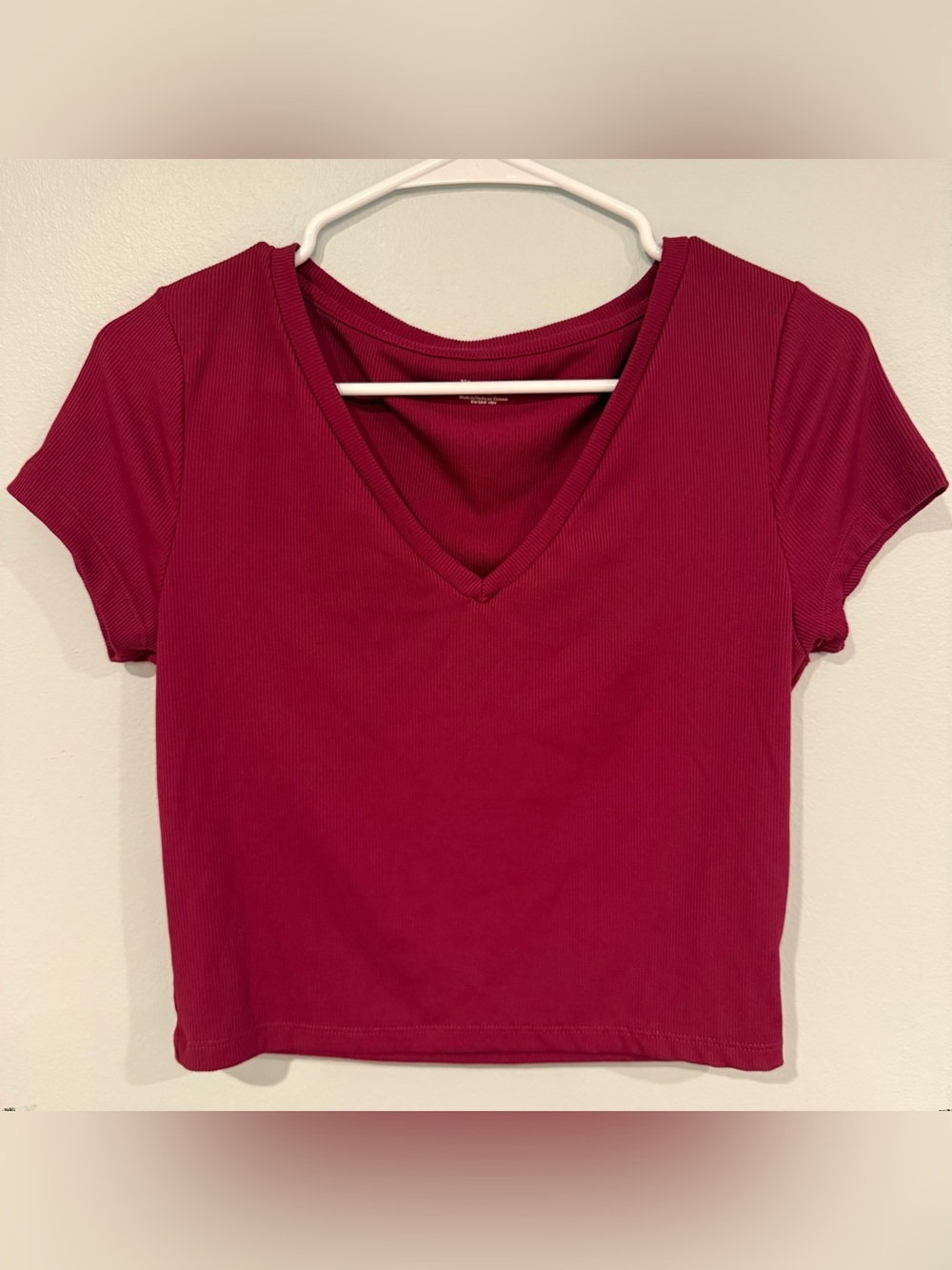 No Boundaries Ribbed V-Neck Short Sleeve Top - Berry Red